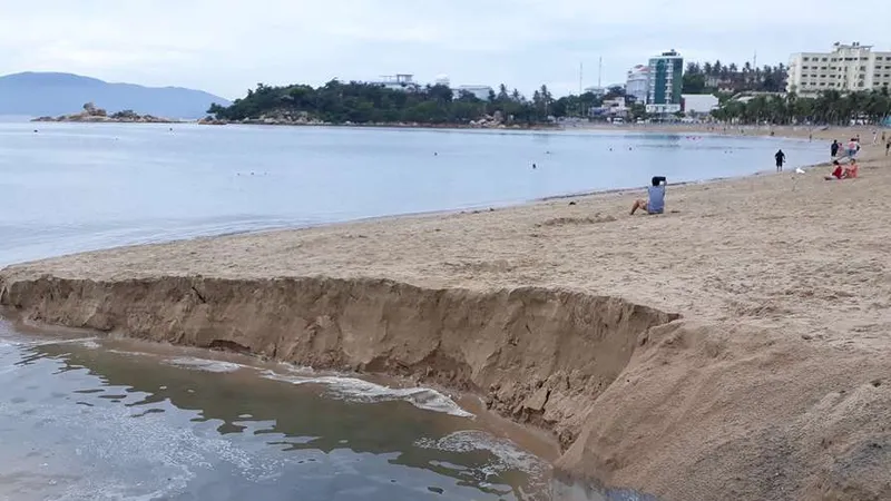 Cống thải “đầu độc” biển Nha Trang