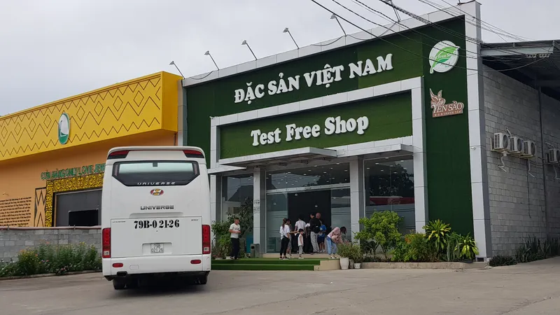 Các showroom đón khách Trung Quốc tại Nha Trang “thách đố” chính quyền