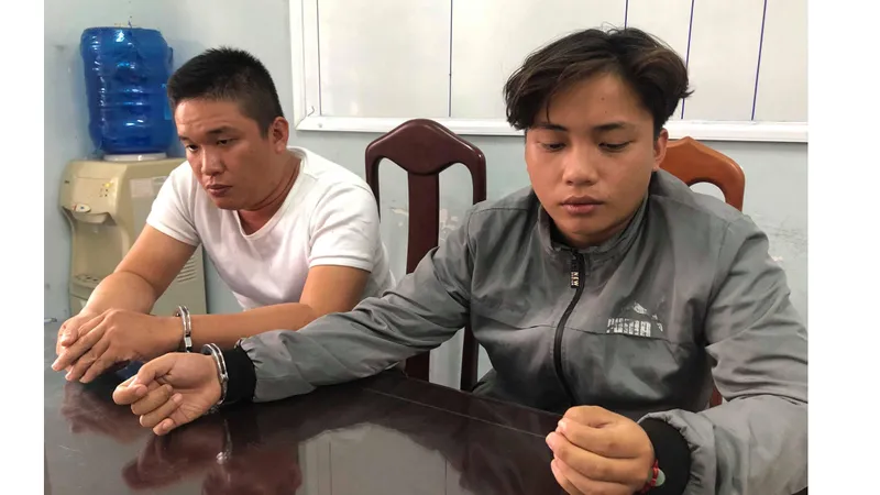 Hai anh em ruột đâm chết hai người lúc rạng sáng