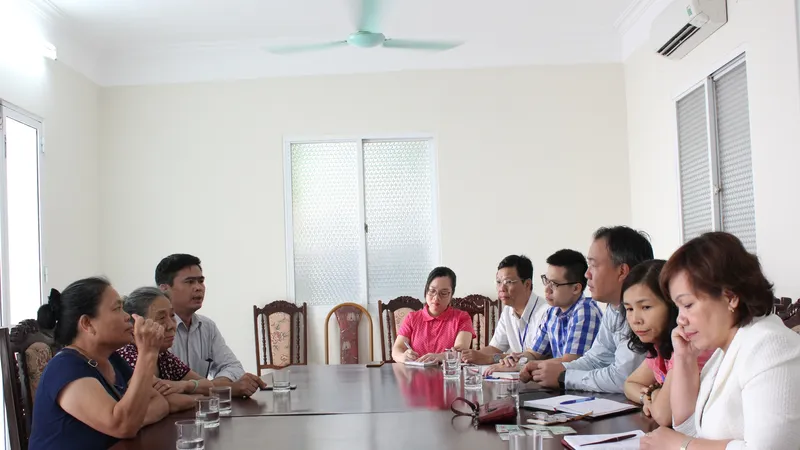 Hàng trăm tiểu thương kéo tới trụ sở Bộ Công Thương đòi giữ lại chợ Đồng Đăng