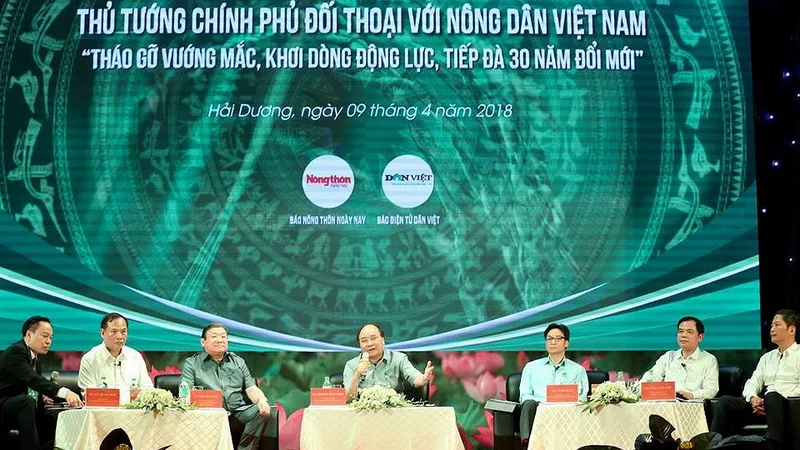 Thủ tướng Nguyễn Xuân Phúc: Trước khi gieo hạt nông dân phải biết tiêu thụ ở đâu