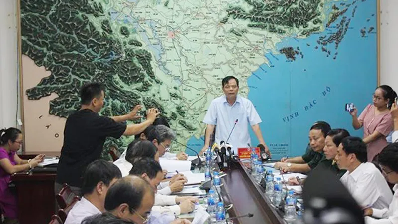 Ông Nguyễn Xuân Cường, Trưởng Ban chỉ đạo Trung ương về phòng chống thiên tai chỉ đạo các giải pháp ứng phó tại cuộc họp khẩn chiều nay 25-7