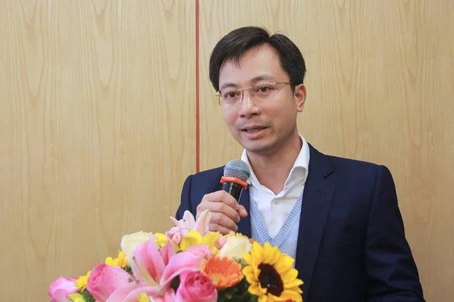 Phê bình nghiêm khắc ông Trần Duy Đông