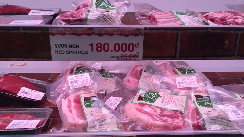Bị Phó Thủ tướng kiểm điểm, Bộ NN-PTNT “tới tấp” ra văn bản về thịt heo