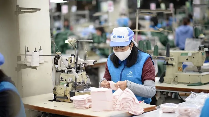 Vinatex huy động thêm hàng loạt “nhà may” lớn để tung ra 5-6 triệu khẩu trang kháng khuẩn