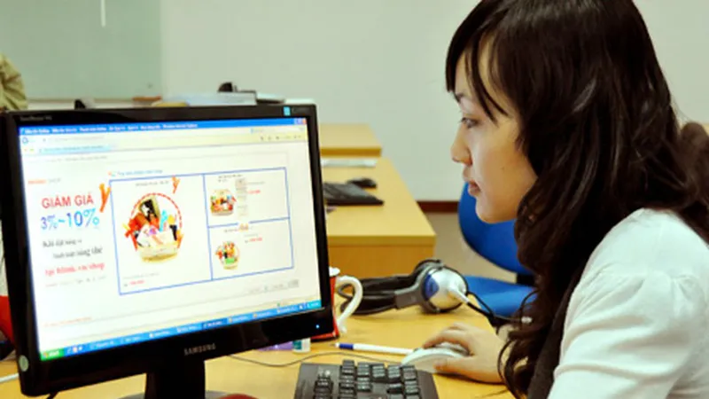 Hơn 11.000 gian hàng online bị gỡ bỏ vì bán đắt hoặc không phù hợp