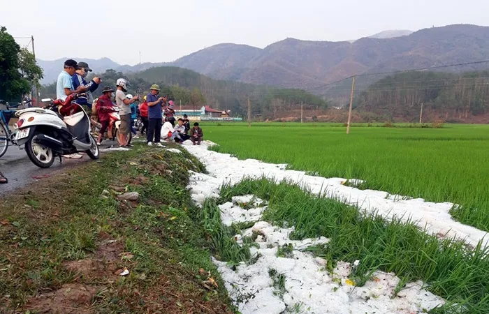 Mưa đá còn tiếp tục xảy ra ở nhiều nơi
