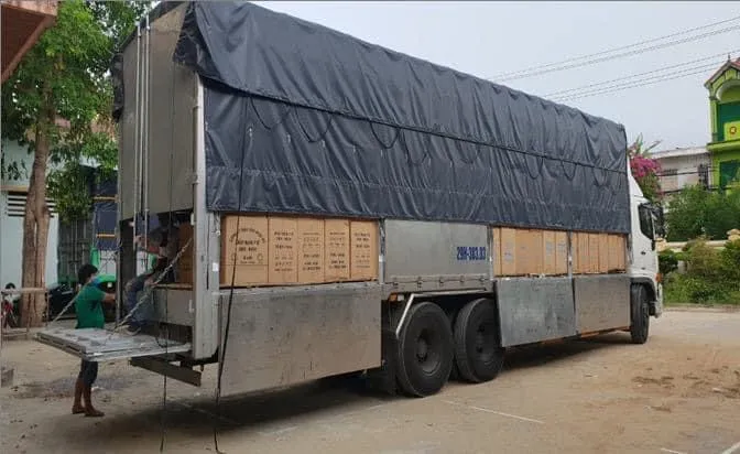 Bắt giữ vụ chở gần 1 triệu khẩu trang trôi nổi đang đưa đi tiêu thụ