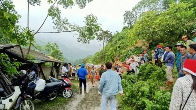 Sạt lở do mưa gió kéo dài, 2 vợ chồng bị thiệt mạng