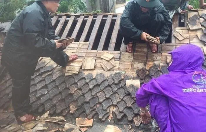 Hơn 22.000 ngôi nhà bị tốc mái vì bão số 5