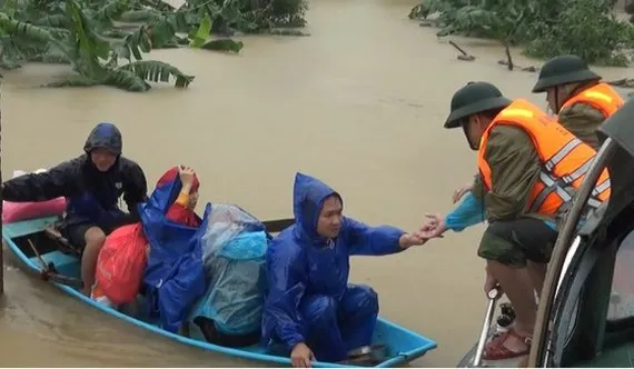 Không khí lạnh tăng cường sắp gây đợt mưa lũ mới ở miền Trung