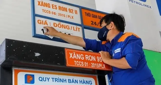 Xăng 95 tăng vượt 18.000 đồng/lít