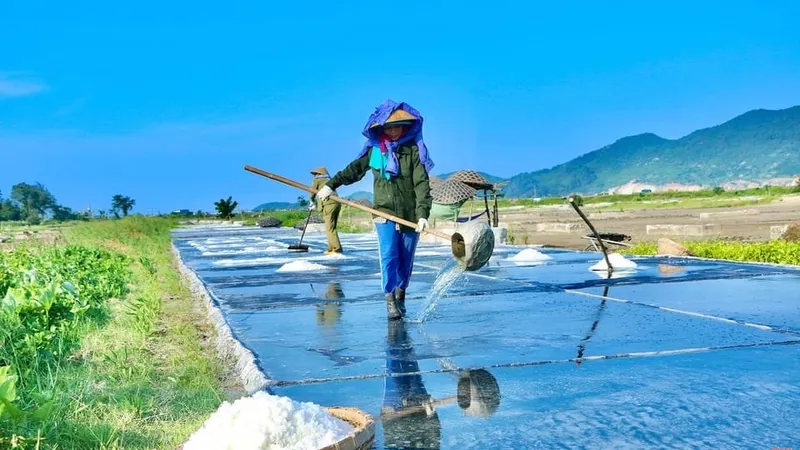 “Đỉnh” nắng nóng ở miền Bắc và miền Trung trong 3 ngày tới