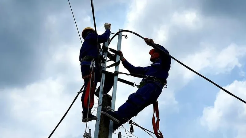 Việt Nam tiếp tục mua điện từ Lào