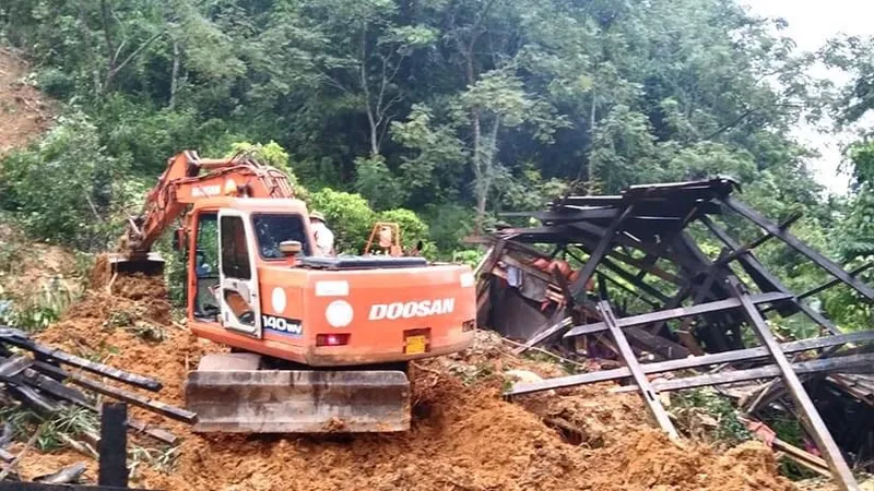 Mưa lớn, 3 cháu nhỏ trong 1 nhà tử vong 