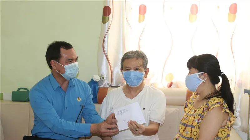 Công đoàn Việt Nam kêu gọi khẩn cấp ủng hộ công nhân lao động ở phía Nam