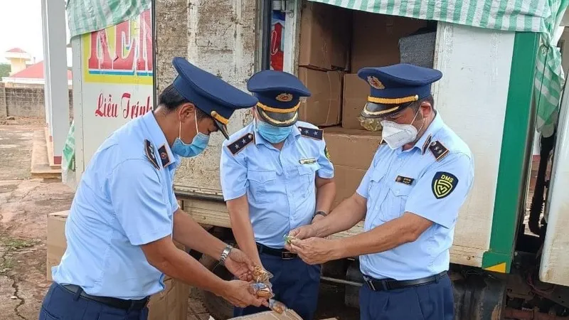 Tịch thu hơn 4.500 bánh trung thu lậu, nhãn hiệu lạ