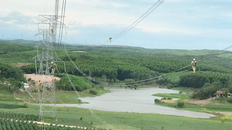 Tạm tách đường dây 500kV Bắc - Nam khoảng 1 tuần