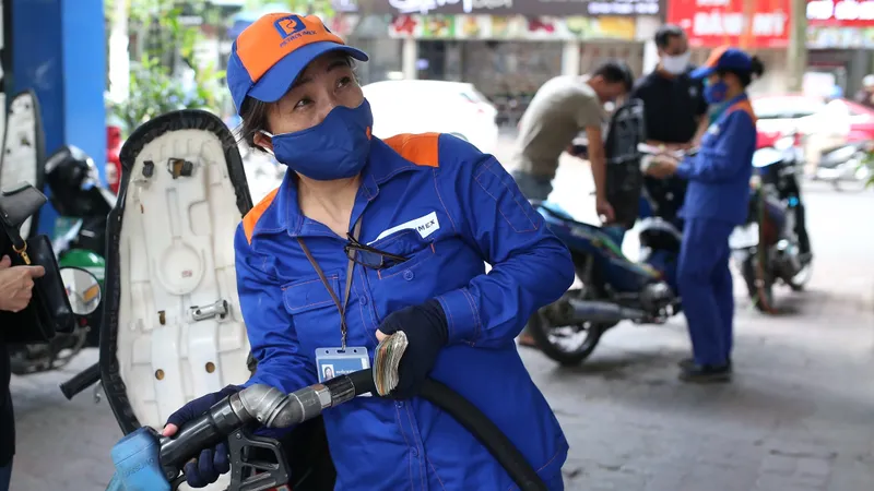 Nhập khẩu để bù 25% lượng xăng dầu thiếu hụt