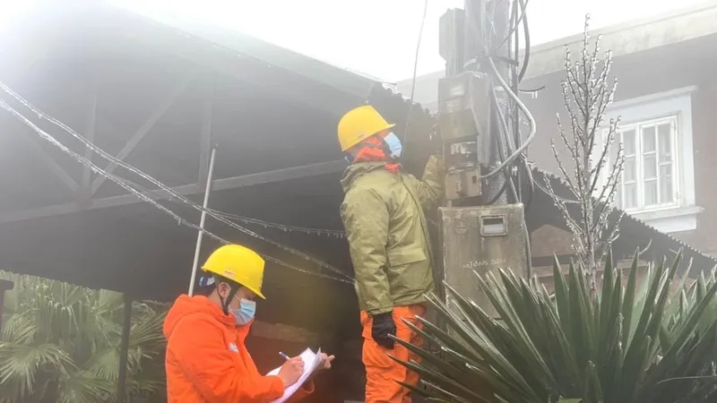 Hoá đơn tiền điện tăng cao vì rét đậm và băng giá