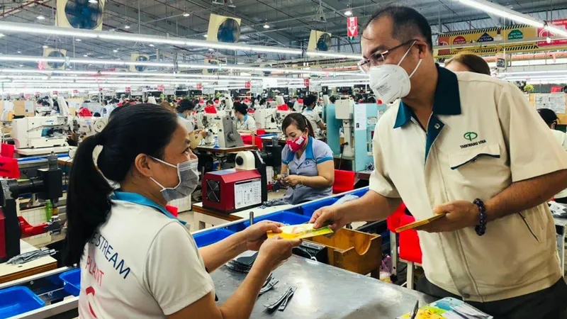 Công đoàn đề nghị tăng lương tối thiểu vùng cho người lao động
