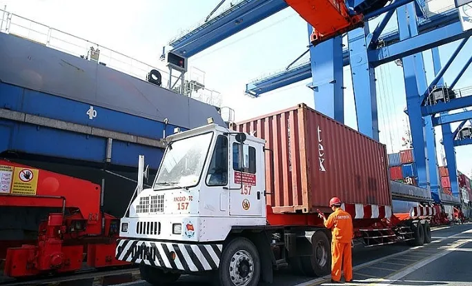 6 tháng đầu năm, Việt Nam chỉ xuất siêu ở mức thấp