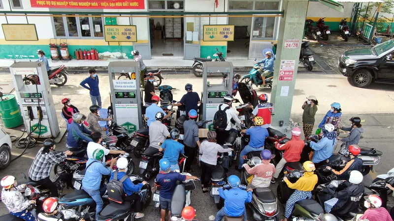 Chiều nay 7-3, xăng dầu giảm giá