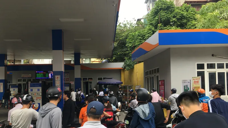 Đề nghị xem xét, sắp xếp lại hệ thống cung ứng xăng dầu