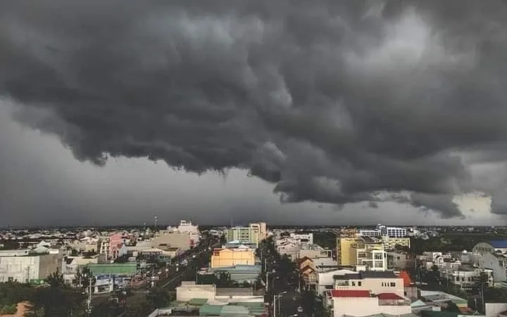 Miền Trung vào đợt mưa rất lớn, kéo dài