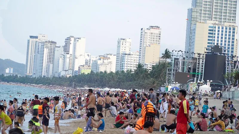 Bảo vệ sức khỏe do đợt nắng nóng sau kỳ nghỉ lễ