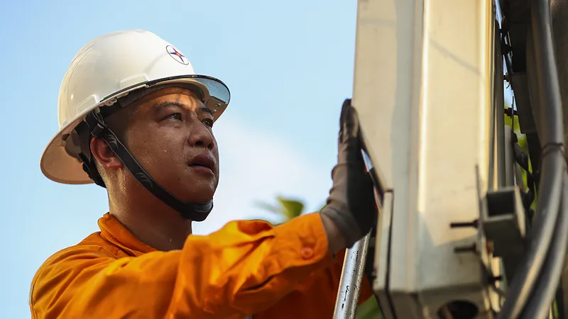 Hàng loạt thủy điện phải tạm ngưng phát điện