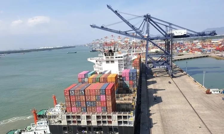 Bộ Công thương vào cuộc khẩn vụ hàng loạt container hàng bị lừa ở Trung Đông