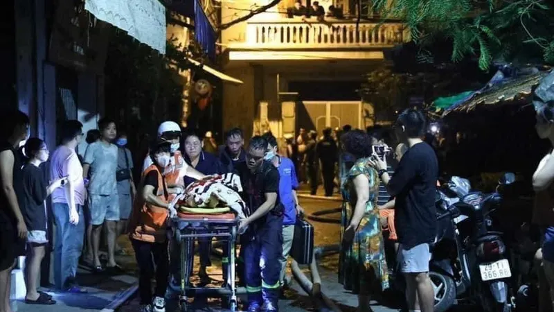 Giải quyết sớm nhất chế độ cho người tử nạn, đảm bảo thuốc men cho người sống sót trong vụ cháy lớn tại Hà Nội