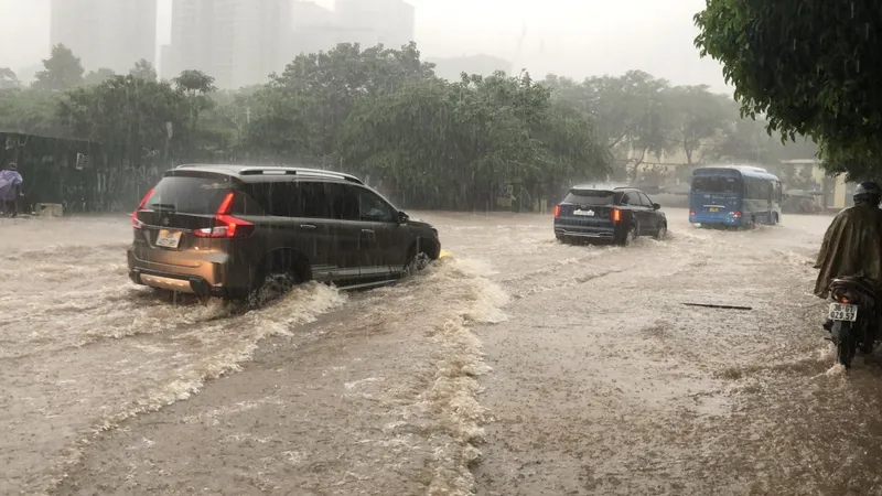 Bão Koinu rất mạnh, có thể vào Biển Đông