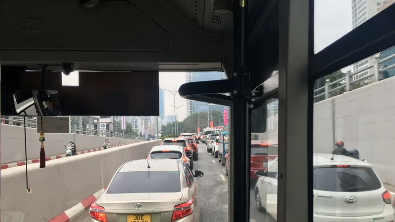 Hà Nội cuối năm, giao thông ùn ứ, tắc dài cả ngày lẫn đêm