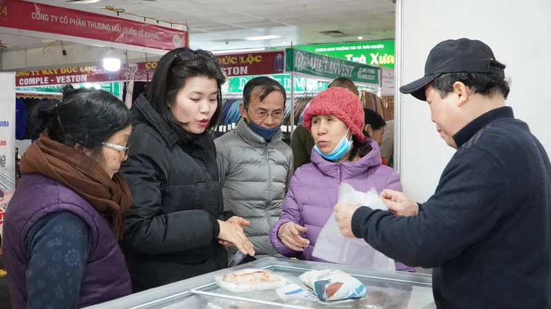 Hà Nội khai mạc Hội chợ Xuân Giáp Thìn 2024