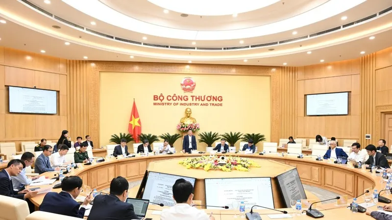 Hướng tới thị trường bán thẳng điện cho các “ông lớn”