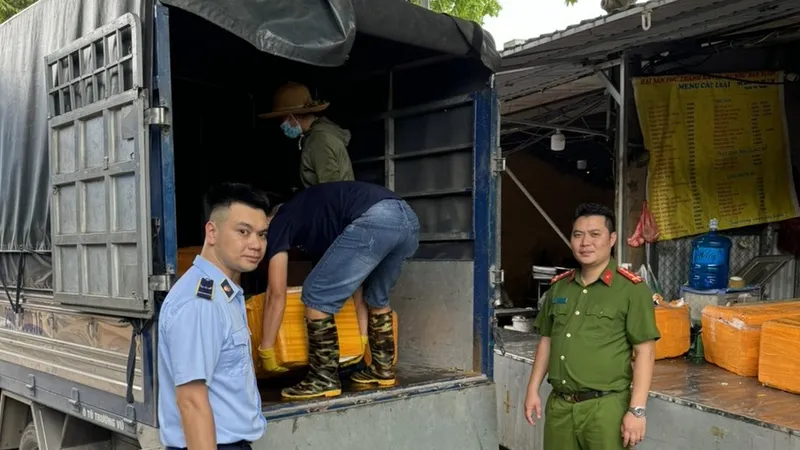 Phát hiện hơn 2 tấn nầm heo đông lạnh không rõ nguồn gốc