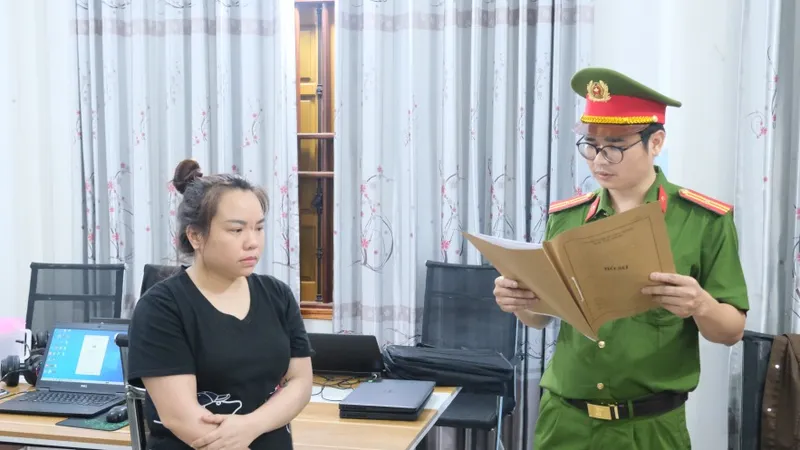 Tạm giữ 27 đối tượng giả danh một sàn thương mại điện tử để lừa đảo