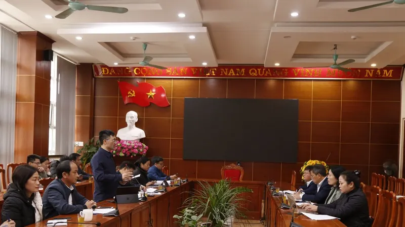 Khai trừ khỏi Đảng hiệu trưởng của ngôi trường 11 học sinh chung 2 gói mì tôm