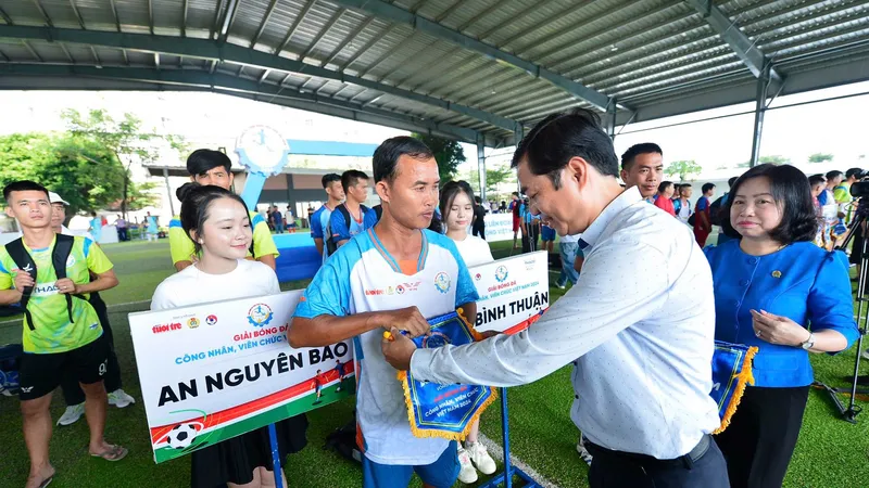 Khai mạc vòng loại khu vực 3 của Giải Bóng đá công nhân, viên chức