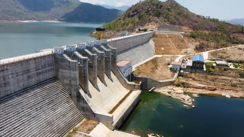 Hồ đập Việt Nam đang phải “gánh” đa mục tiêu - vận hành và quản lý thế nào?
