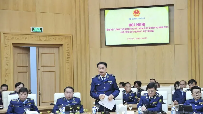 Tinh gọn lực lượng quản lý thị trường, tăng cường kiểm tra đạo đức công vụ