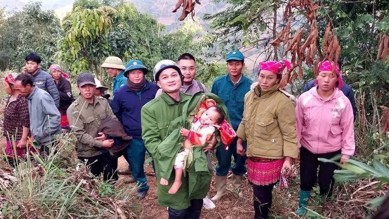 Tìm thấy cháu bé 2 tuổi bị lạc trong thời tiết 6 độ C
