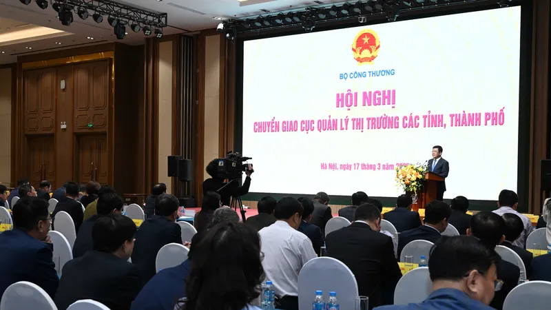 Chuyển giao nhân sự quản lý thị trường về địa phương quản lý