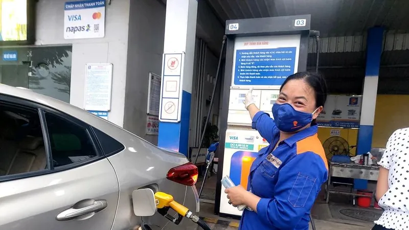 Giá xăng dầu đồng loạt giảm từ 15 giờ ngày 5-5