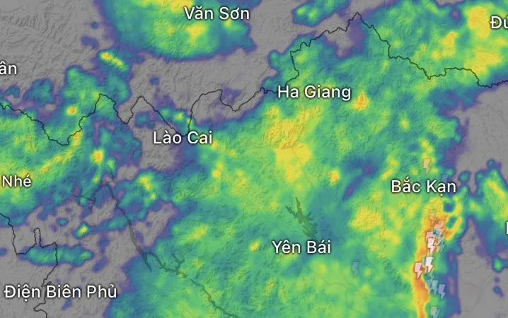“Túi nước khổng lồ” treo ở miền Bắc - cảnh báo mưa to, nguy cơ lũ quét