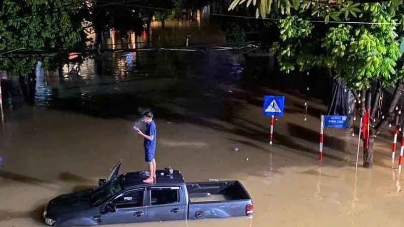 Thái Nguyên: Đường phố thành… sông