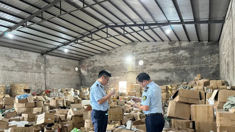 Phát hiện kho hàng lậu hơn 47.000 món bán vào Việt Nam qua tài khoản TikTok