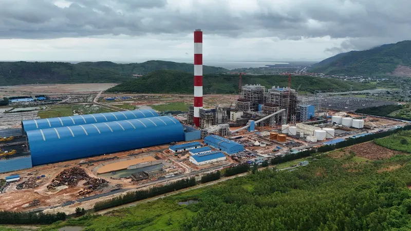 Đốt dầu lần đầu tại lò hơi của nhiệt điện Quảng Trạch I